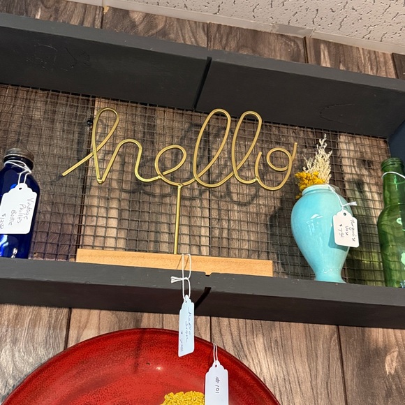 Hello - Picture 1 of 1